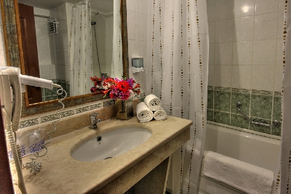 SMART STAY BEACH HOTEL - Standard Room Bath