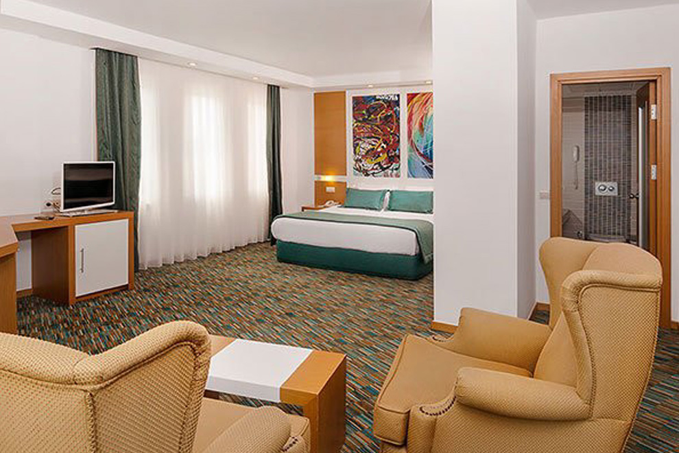 LADONIA HOTEL ADAKULE - Suite Room