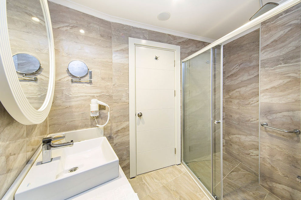 DIAMOND PREMIUM HOTEL & SPA - Family Room Bath