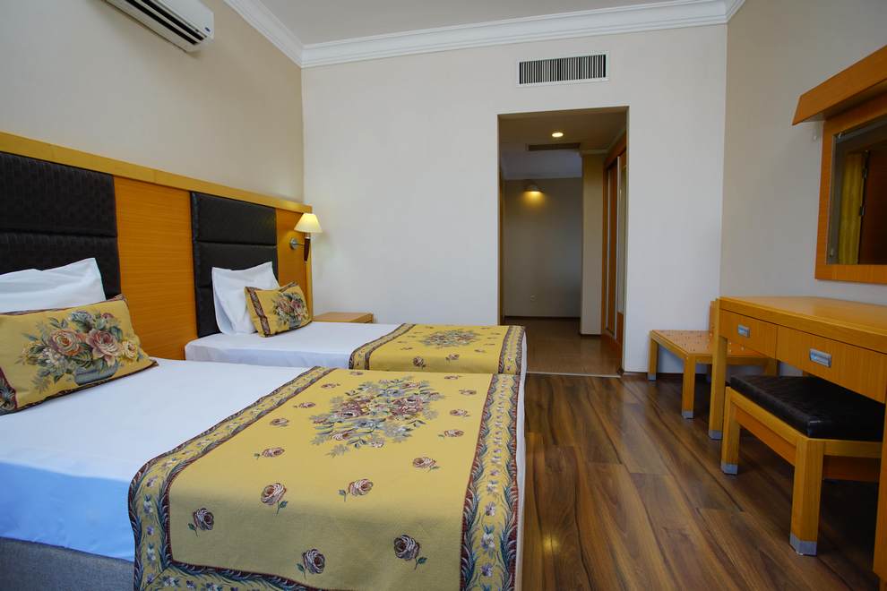 LAMER HOTEL - Standard Room Land Side