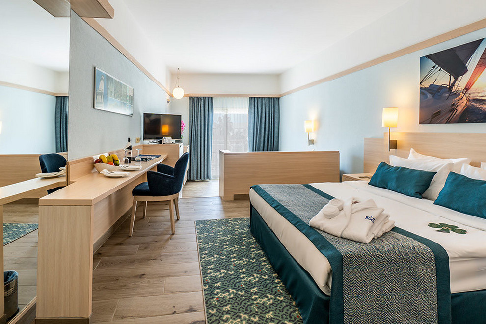 LA BLANCHE RESORT & SPA - Large Room Pool View