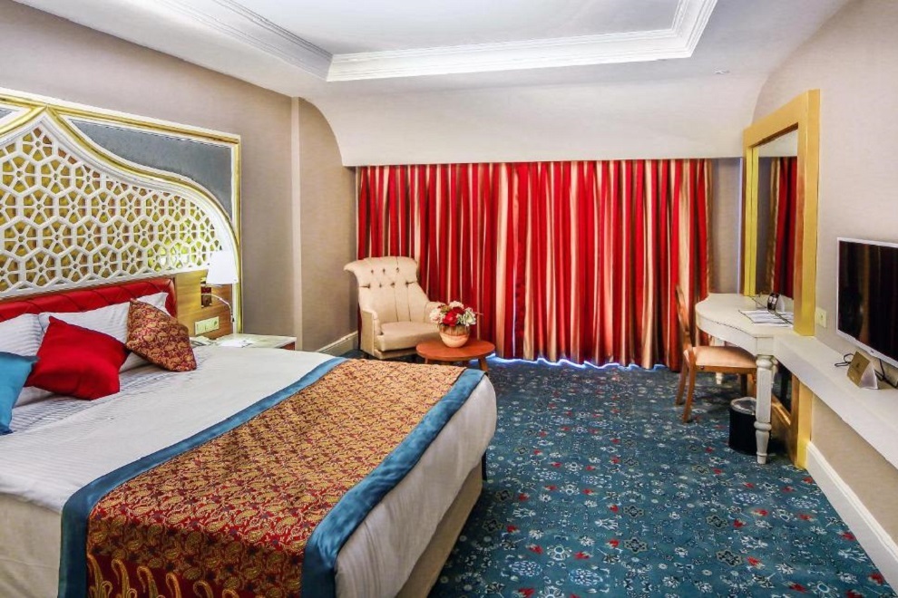 ROYAL TAJ MAHAL HOTEL - Junior Suite