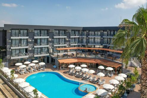 CLOVER MAGIC PARK SIDE HOTEL - Изображение 1