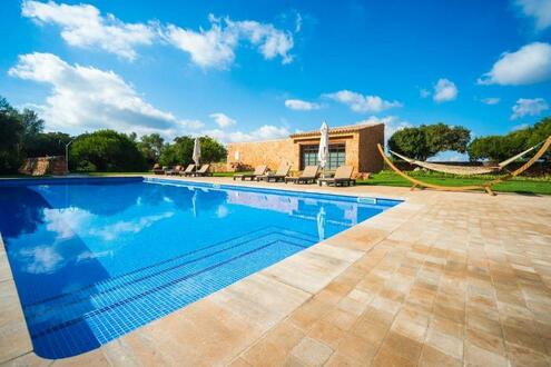 Bennoc Petit Hotel - Изображение 1