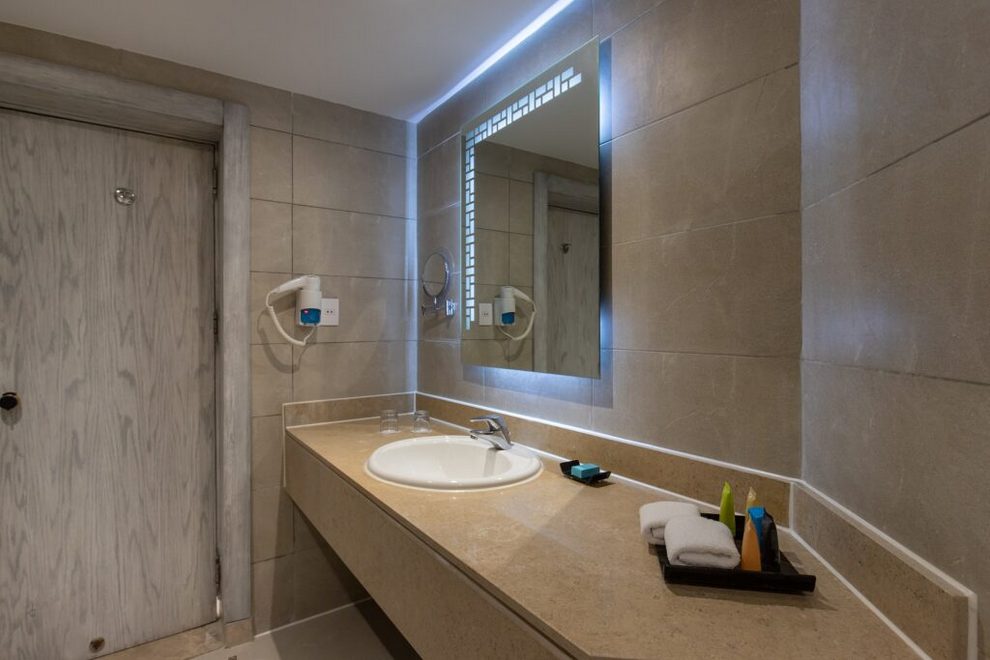 Long Beach Resort - Premium Deluxe Room