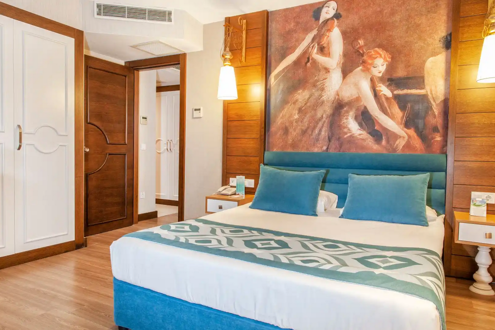 Dream World Resort & Spa - Family Room