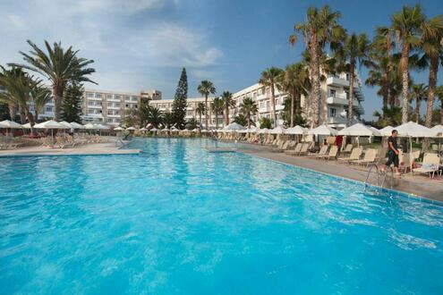 Louis Phaethon Beach - Изображение 1